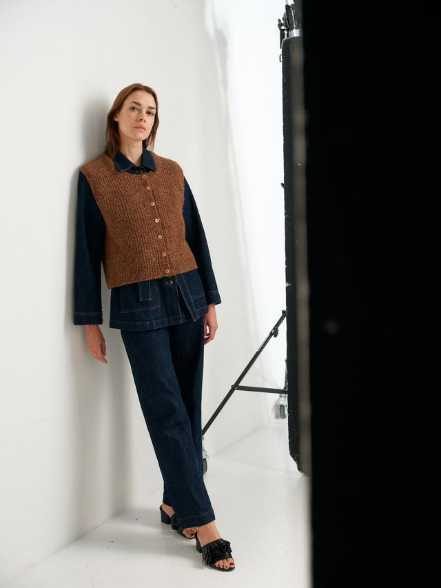 52 Weeks Of Sweaters (Hardcover Edition) - Laine Publishing